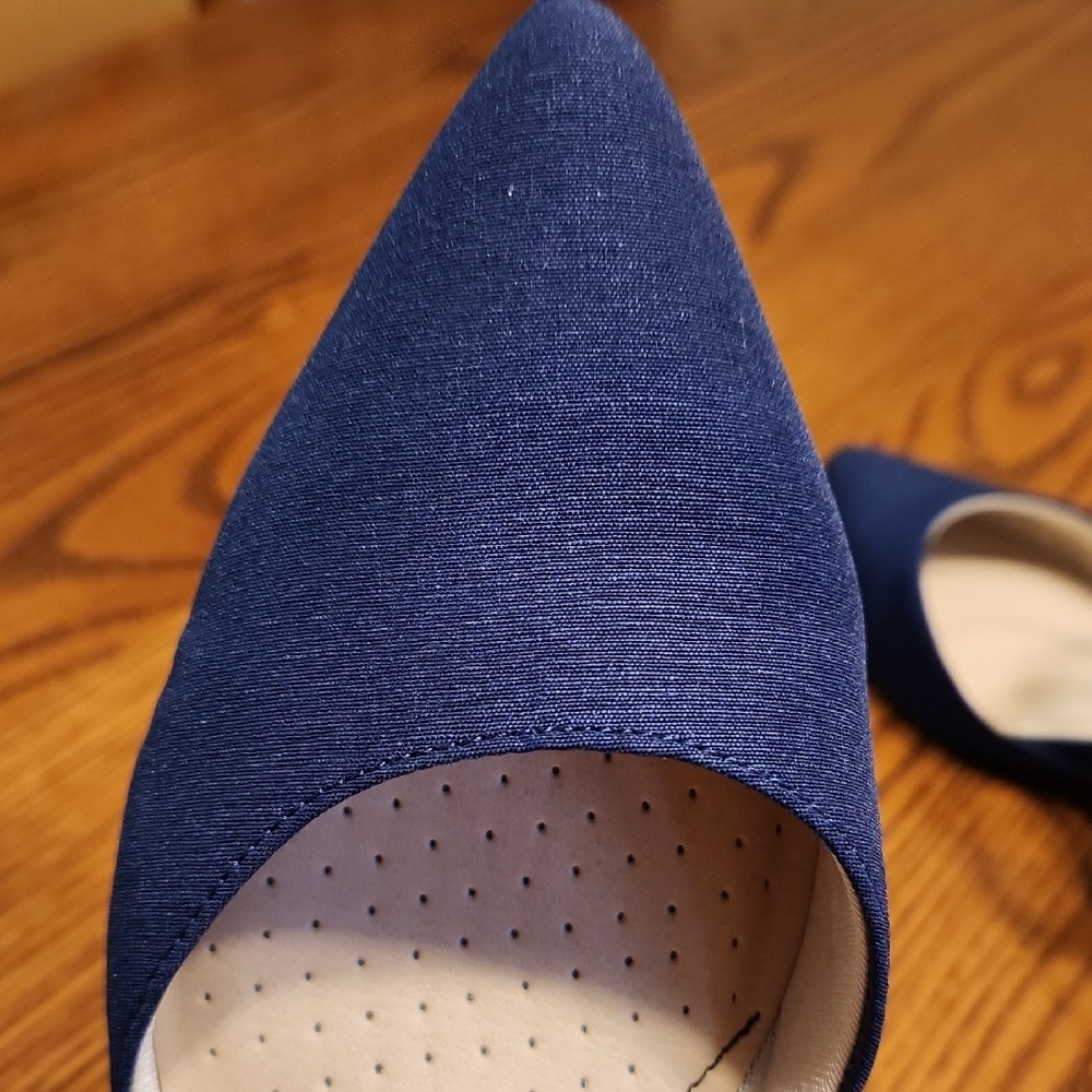 Life Stride Navy Blue Heels - Picture 7 of 9